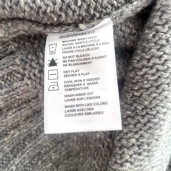 🩶🖤WINDRIVER🖤🩶Sweater in grey. New with tags. Size small. - Picture 10 of 12